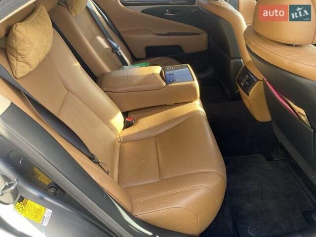 Сірий Лексус ЛС, об'ємом двигуна 4.6 л та пробігом 71 тис. км за 35000 $, фото 4 на Automoto.ua