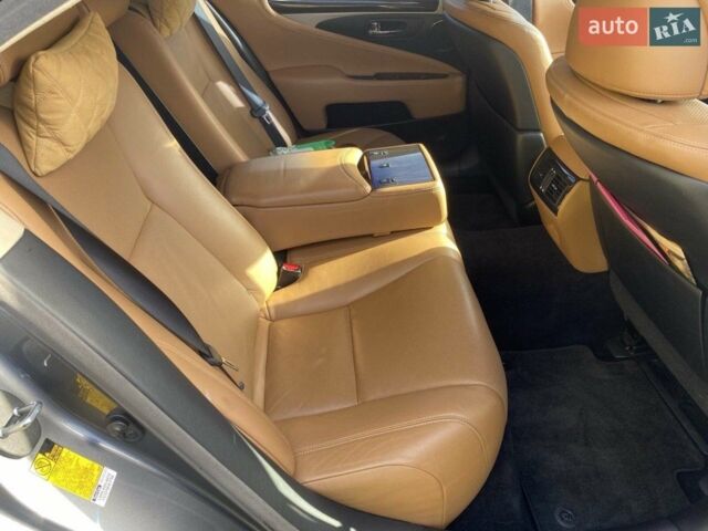 Сірий Лексус ЛС, об'ємом двигуна 4.6 л та пробігом 71 тис. км за 28000 $, фото 2 на Automoto.ua
