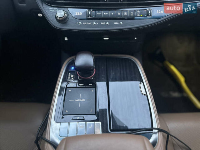 Серый Лексус ЛС, объемом двигателя 3.46 л и пробегом 79 тыс. км за 41900 $, фото 17 на Automoto.ua