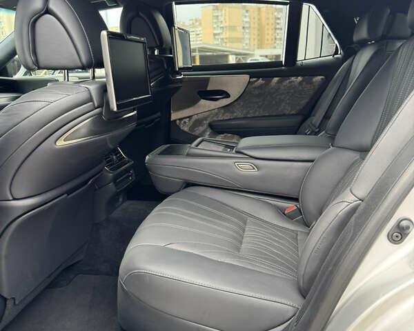 Сірий Лексус ЛС, об'ємом двигуна 3.46 л та пробігом 29 тис. км за 92200 $, фото 36 на Automoto.ua
