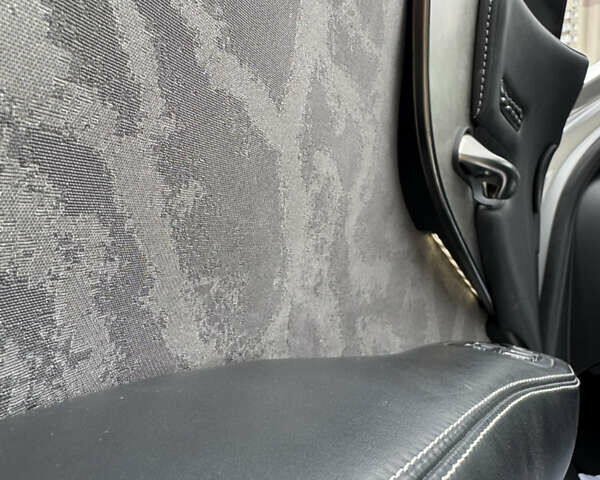 Сірий Лексус ЛС, об'ємом двигуна 3.46 л та пробігом 29 тис. км за 92200 $, фото 26 на Automoto.ua