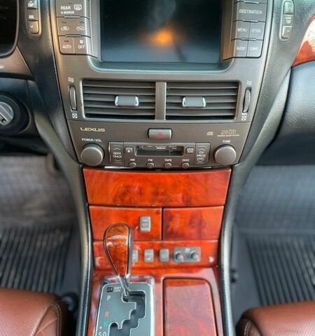 Синий Лексус ЛС, объемом двигателя 4.3 л и пробегом 361 тыс. км за 9700 $, фото 23 на Automoto.ua