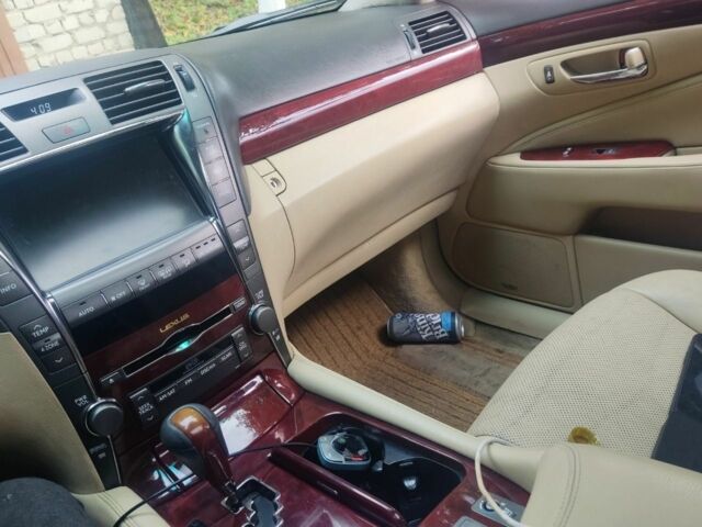 Синий Лексус ЛС, объемом двигателя 4.6 л и пробегом 300 тыс. км за 8000 $, фото 7 на Automoto.ua