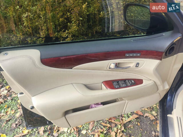 Синий Лексус ЛС, объемом двигателя 4.61 л и пробегом 298 тыс. км за 8500 $, фото 3 на Automoto.ua