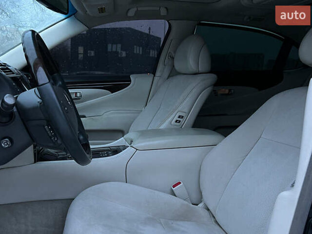 Синий Лексус ЛС, объемом двигателя 4.61 л и пробегом 224 тыс. км за 5999 $, фото 6 на Automoto.ua