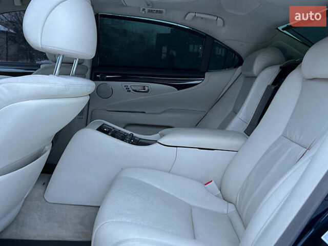 Синий Лексус ЛС, объемом двигателя 4.61 л и пробегом 224 тыс. км за 5999 $, фото 10 на Automoto.ua