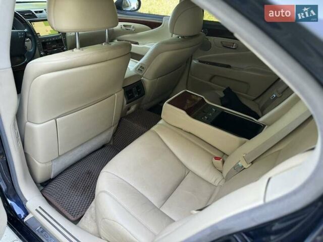 Синий Лексус ЛС, объемом двигателя 4.6 л и пробегом 260 тыс. км за 7900 $, фото 27 на Automoto.ua