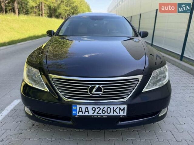 Синий Лексус ЛС, объемом двигателя 4.6 л и пробегом 260 тыс. км за 7900 $, фото 1 на Automoto.ua