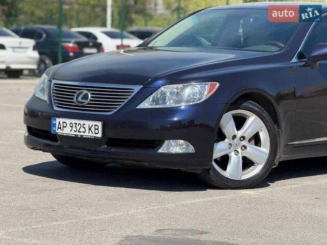 Синий Лексус ЛС, объемом двигателя 4.61 л и пробегом 260 тыс. км за 9499 $, фото 1 на Automoto.ua
