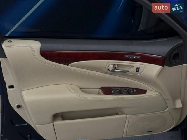 Синий Лексус ЛС, объемом двигателя 4.61 л и пробегом 163 тыс. км за 12499 $, фото 9 на Automoto.ua