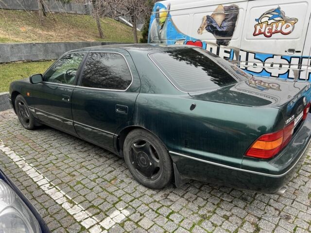 Зеленый Лексус ЛС, объемом двигателя 4 л и пробегом 374 тыс. км за 2000 $, фото 2 на Automoto.ua