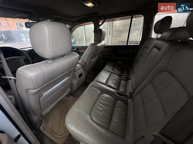 Белый Лексус ЛХ, объемом двигателя 4.66 л и пробегом 320 тыс. км за 9200 $, фото 8 на Automoto.ua