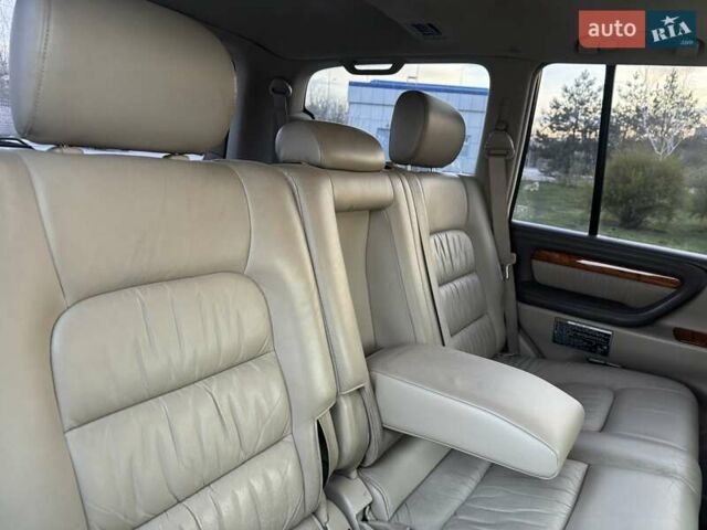 Белый Лексус ЛХ, объемом двигателя 4.7 л и пробегом 252 тыс. км за 16499 $, фото 18 на Automoto.ua