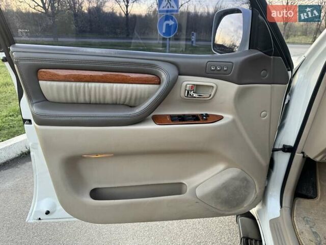 Білий Лексус ЛХ, об'ємом двигуна 4.7 л та пробігом 252 тис. км за 14999 $, фото 8 на Automoto.ua