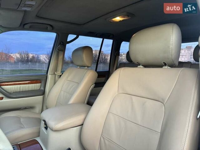 Белый Лексус ЛХ, объемом двигателя 4.7 л и пробегом 252 тыс. км за 16499 $, фото 10 на Automoto.ua