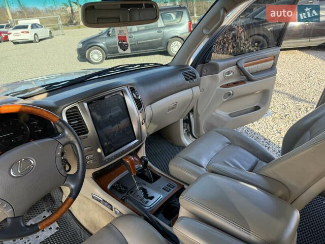 Белый Лексус ЛХ, объемом двигателя 4.66 л и пробегом 275 тыс. км за 15999 $, фото 16 на Automoto.ua