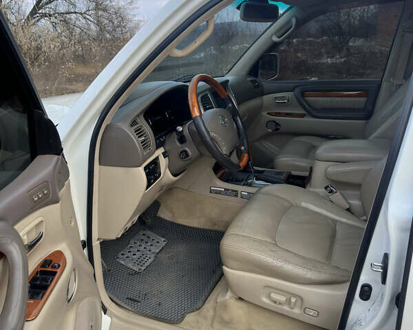 Белый Лексус ЛХ, объемом двигателя 4.7 л и пробегом 263 тыс. км за 15800 $, фото 8 на Automoto.ua