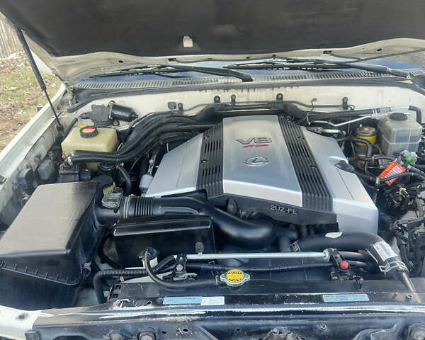 Белый Лексус ЛХ, объемом двигателя 4.7 л и пробегом 263 тыс. км за 15800 $, фото 18 на Automoto.ua