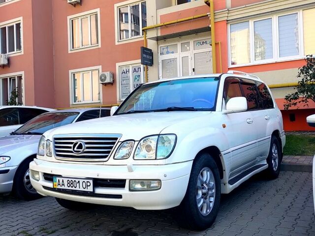 Белый Лексус ЛХ, объемом двигателя 4.7 л и пробегом 375 тыс. км за 17000 $, фото 2 на Automoto.ua