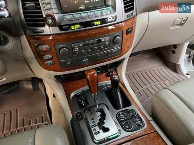Белый Лексус ЛХ, объемом двигателя 4.66 л и пробегом 375 тыс. км за 17500 $, фото 31 на Automoto.ua