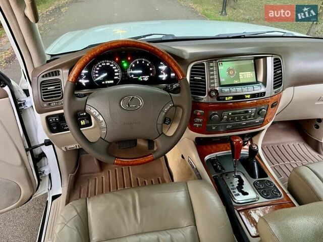 Белый Лексус ЛХ, объемом двигателя 4.66 л и пробегом 375 тыс. км за 17500 $, фото 26 на Automoto.ua