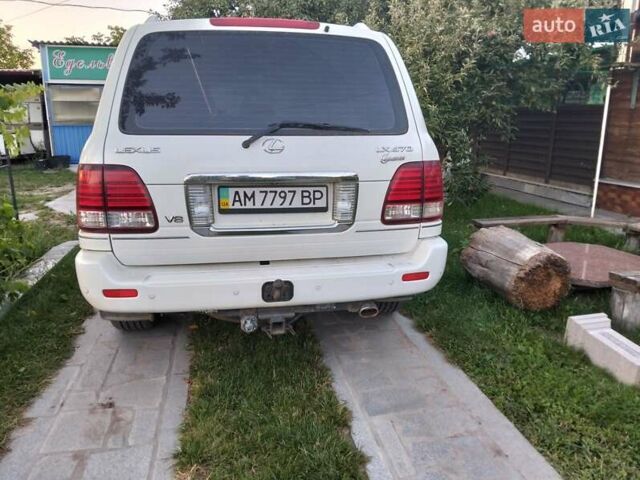 Белый Лексус ЛХ, объемом двигателя 4.66 л и пробегом 240 тыс. км за 17000 $, фото 3 на Automoto.ua