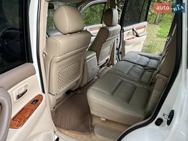 Белый Лексус ЛХ, объемом двигателя 4.66 л и пробегом 375 тыс. км за 17500 $, фото 5 на Automoto.ua