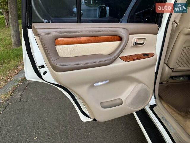 Белый Лексус ЛХ, объемом двигателя 4.66 л и пробегом 375 тыс. км за 17500 $, фото 21 на Automoto.ua