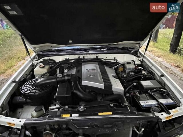 Белый Лексус ЛХ, объемом двигателя 4.66 л и пробегом 375 тыс. км за 17500 $, фото 39 на Automoto.ua