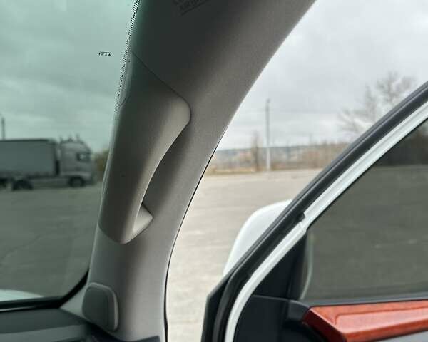 Белый Лексус ЛХ, объемом двигателя 5.66 л и пробегом 186 тыс. км за 24900 $, фото 43 на Automoto.ua