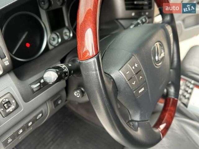 Белый Лексус ЛХ, объемом двигателя 5.66 л и пробегом 186 тыс. км за 24900 $, фото 30 на Automoto.ua