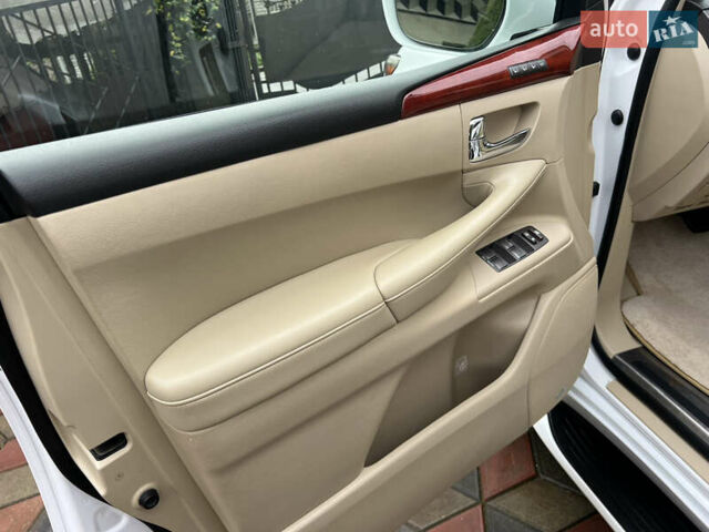 Белый Лексус ЛХ, объемом двигателя 5.66 л и пробегом 157 тыс. км за 29500 $, фото 45 на Automoto.ua