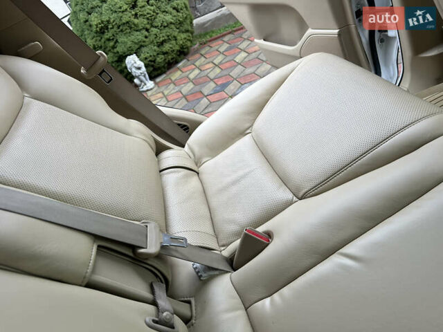 Белый Лексус ЛХ, объемом двигателя 5.66 л и пробегом 157 тыс. км за 29500 $, фото 63 на Automoto.ua