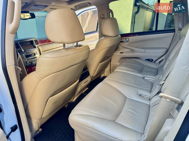 Білий Лексус ЛХ, об'ємом двигуна 5.66 л та пробігом 195 тис. км за 26500 $, фото 17 на Automoto.ua