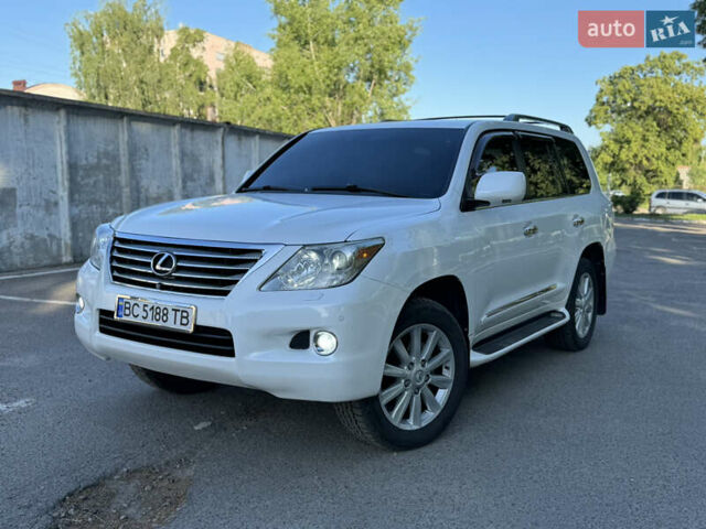 Білий Лексус ЛХ, об'ємом двигуна 5.66 л та пробігом 189 тис. км за 24000 $, фото 28 на Automoto.ua