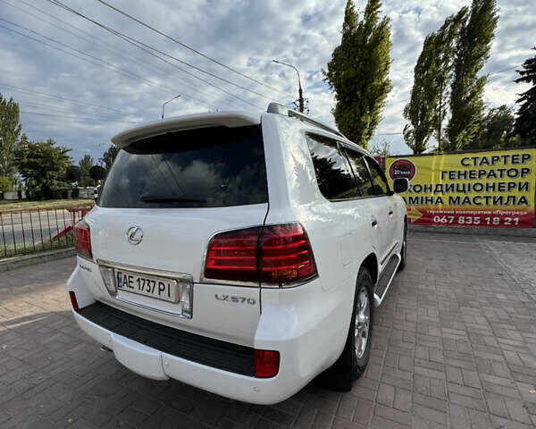Білий Лексус ЛХ, об'ємом двигуна 5.66 л та пробігом 248 тис. км за 27000 $, фото 8 на Automoto.ua