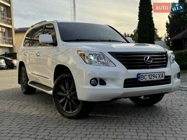 Білий Лексус ЛХ, об'ємом двигуна 5.66 л та пробігом 275 тис. км за 23700 $, фото 12 на Automoto.ua
