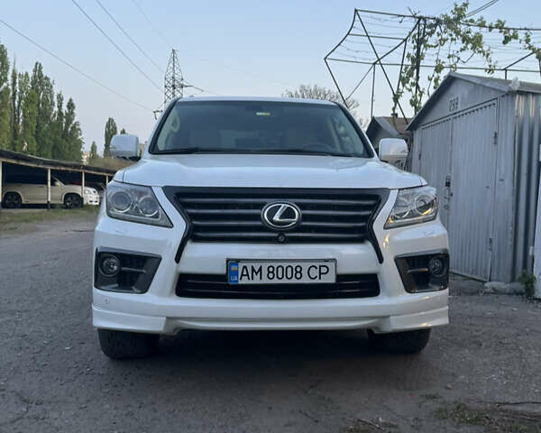 Білий Лексус ЛХ, об'ємом двигуна 5.66 л та пробігом 298 тис. км за 24900 $, фото 1 на Automoto.ua