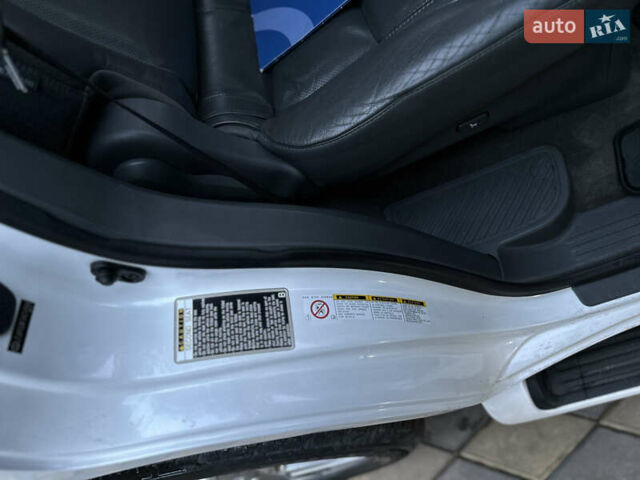 Белый Лексус ЛХ, объемом двигателя 5.7 л и пробегом 307 тыс. км за 20950 $, фото 14 на Automoto.ua