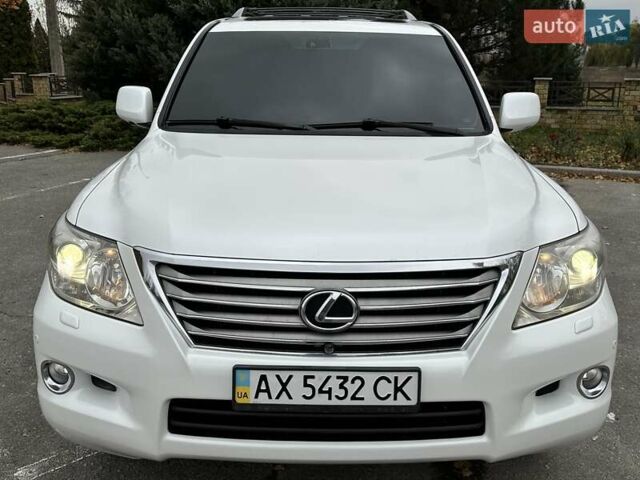 Белый Лексус ЛХ, объемом двигателя 5.66 л и пробегом 186 тыс. км за 24900 $, фото 26 на Automoto.ua