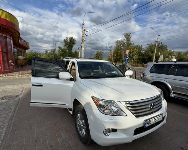 Білий Лексус ЛХ, об'ємом двигуна 5.66 л та пробігом 248 тис. км за 27000 $, фото 6 на Automoto.ua