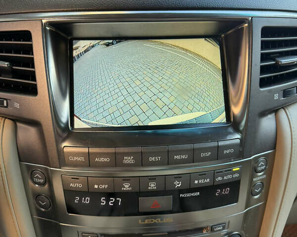 Белый Лексус ЛХ, объемом двигателя 5.66 л и пробегом 299 тыс. км за 22900 $, фото 44 на Automoto.ua