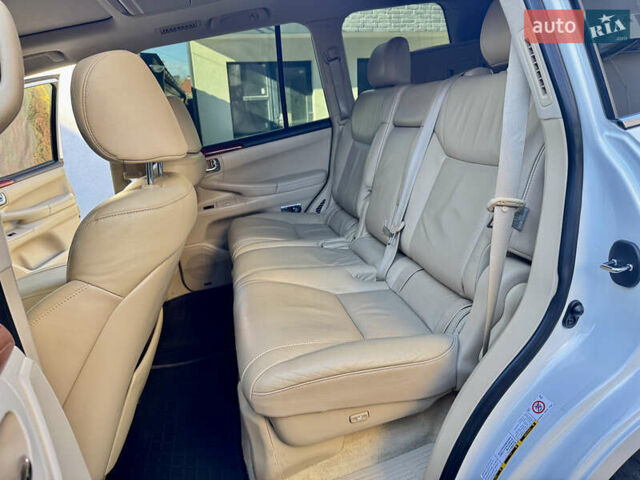 Білий Лексус ЛХ, об'ємом двигуна 5.66 л та пробігом 195 тис. км за 26500 $, фото 19 на Automoto.ua