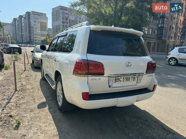 Білий Лексус ЛХ, об'ємом двигуна 5.66 л та пробігом 189 тис. км за 24000 $, фото 81 на Automoto.ua