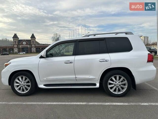 Білий Лексус ЛХ, об'ємом двигуна 5.66 л та пробігом 216 тис. км за 31900 $, фото 2 на Automoto.ua