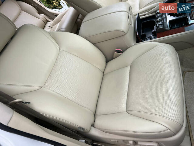 Белый Лексус ЛХ, объемом двигателя 5.66 л и пробегом 157 тыс. км за 29500 $, фото 56 на Automoto.ua