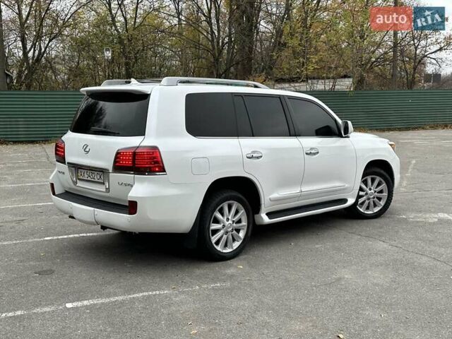 Белый Лексус ЛХ, объемом двигателя 5.66 л и пробегом 186 тыс. км за 24900 $, фото 13 на Automoto.ua