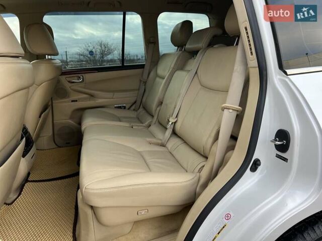 Белый Лексус ЛХ, объемом двигателя 5.66 л и пробегом 264 тыс. км за 23750 $, фото 28 на Automoto.ua