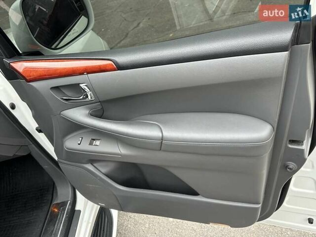 Белый Лексус ЛХ, объемом двигателя 5.66 л и пробегом 186 тыс. км за 24900 $, фото 38 на Automoto.ua