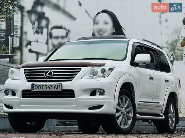 Белый Лексус ЛХ, объемом двигателя 5.7 л и пробегом 197 тыс. км за 25700 $, фото 3 на Automoto.ua